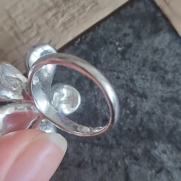 Flower Ring Size 9 - Picture 4 of 7